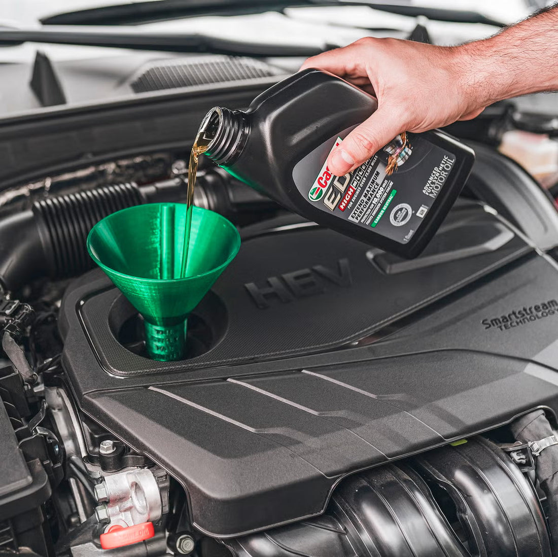 ENGINE OIL CHANGE IN PAKISTAN: HOW OFTEN, WHICH GRADE, AND WHAT MOST DRIVERS GET WRONG